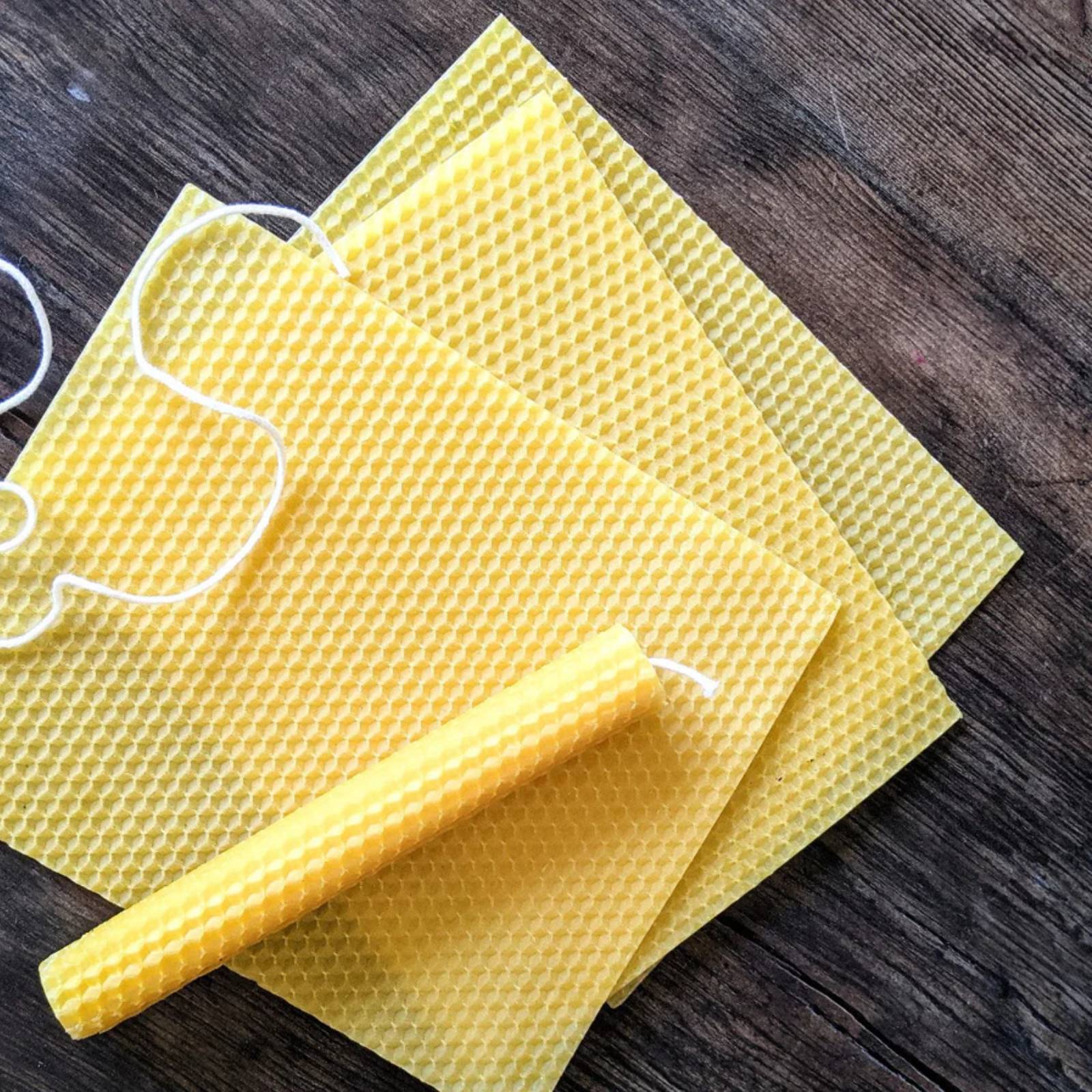 24枚のカラフルなハニカムワックスシート、蜂の巣枠用ワックス - Beehive Frame Wax のレビューと価格